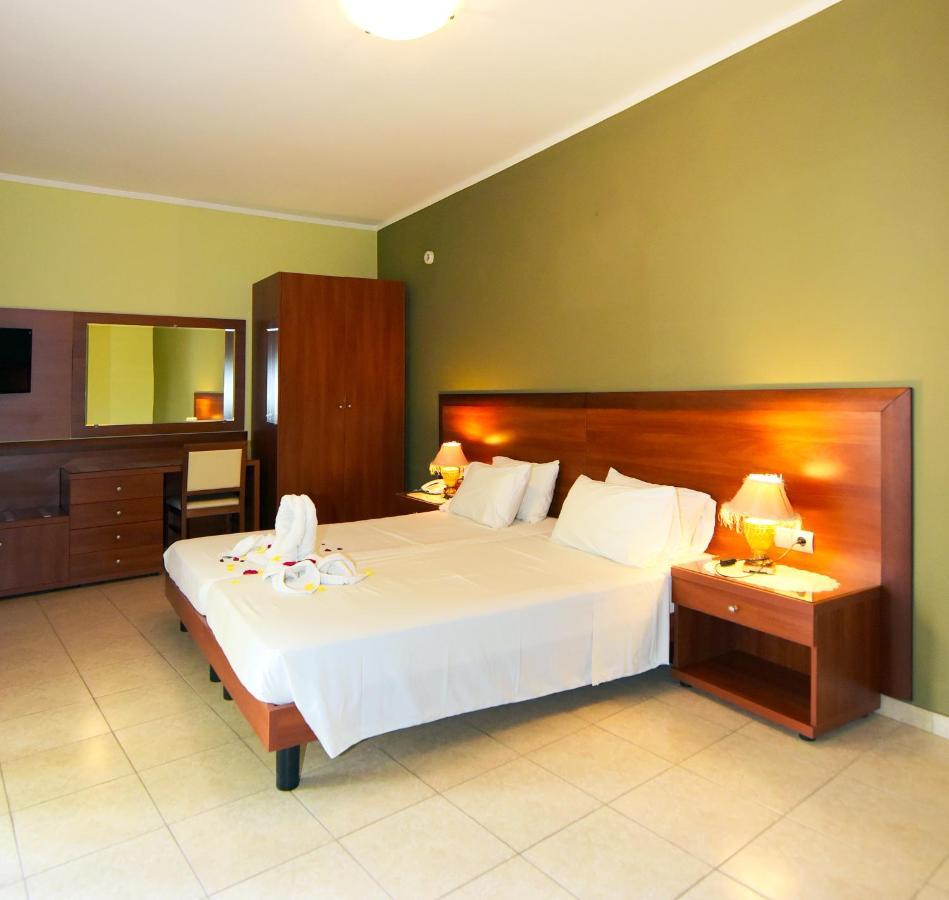Esmeralda Hotel Kremasztí Kültér fotó