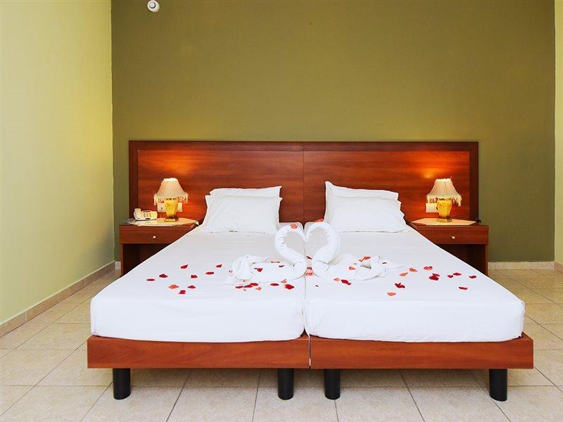 Esmeralda Hotel Kremasztí Kültér fotó