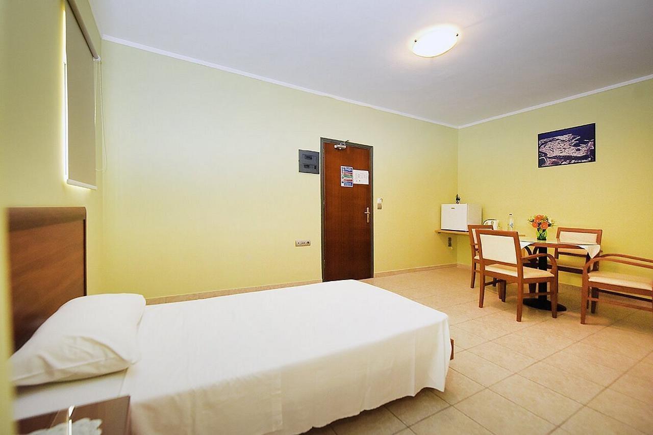 Esmeralda Hotel Kremasztí Kültér fotó
